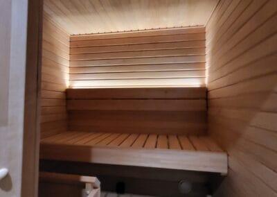 Saunaremontti pieneen saunaan
